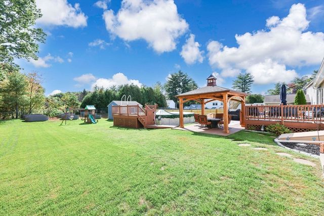 32 Elaine Dr, Ludlow, MA 01056