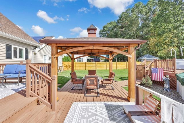 32 Elaine Dr, Ludlow, MA 01056