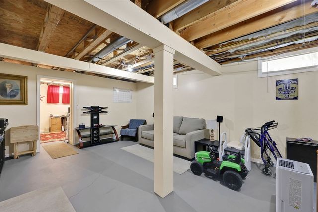 32 Elaine Dr, Ludlow, MA 01056