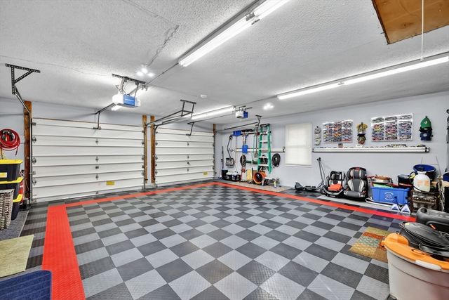 32 Elaine Dr, Ludlow, MA 01056