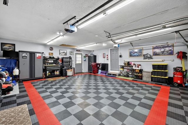 32 Elaine Dr, Ludlow, MA 01056