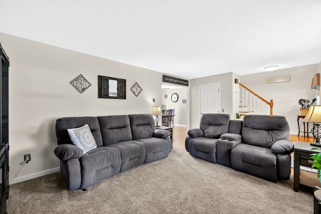32 Elaine Dr, Ludlow, MA 01056