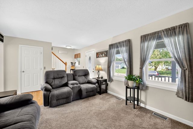 32 Elaine Dr, Ludlow, MA 01056