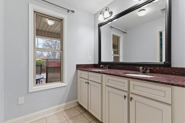 101 Bermuda Lakes Dr, Meridianville, AL 35759