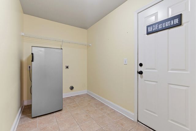 101 Bermuda Lakes Dr, Meridianville, AL 35759