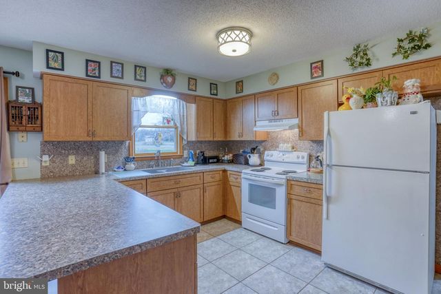 1916 HARTLY RD, Hartly, DE 19953