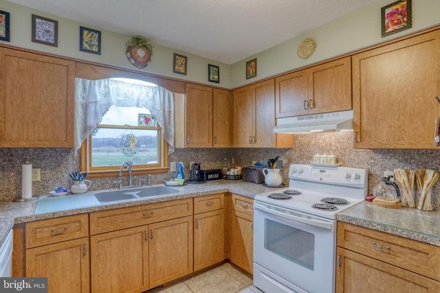 1916 HARTLY RD, Hartly, DE 19953