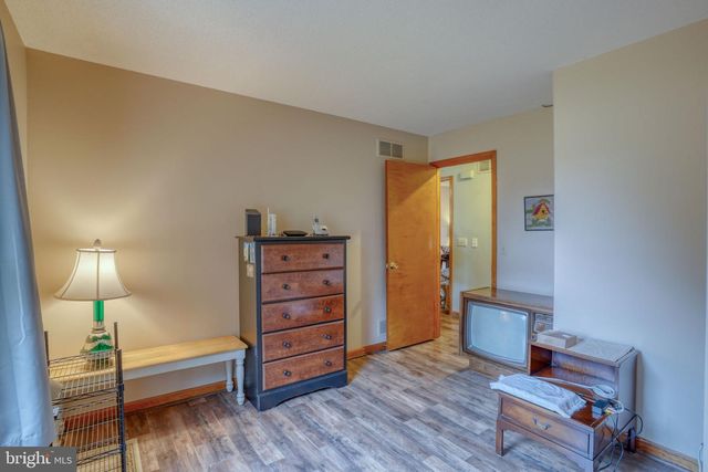 1916 HARTLY RD, Hartly, DE 19953