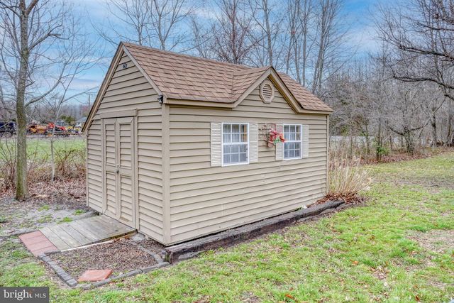 1916 HARTLY RD, Hartly, DE 19953