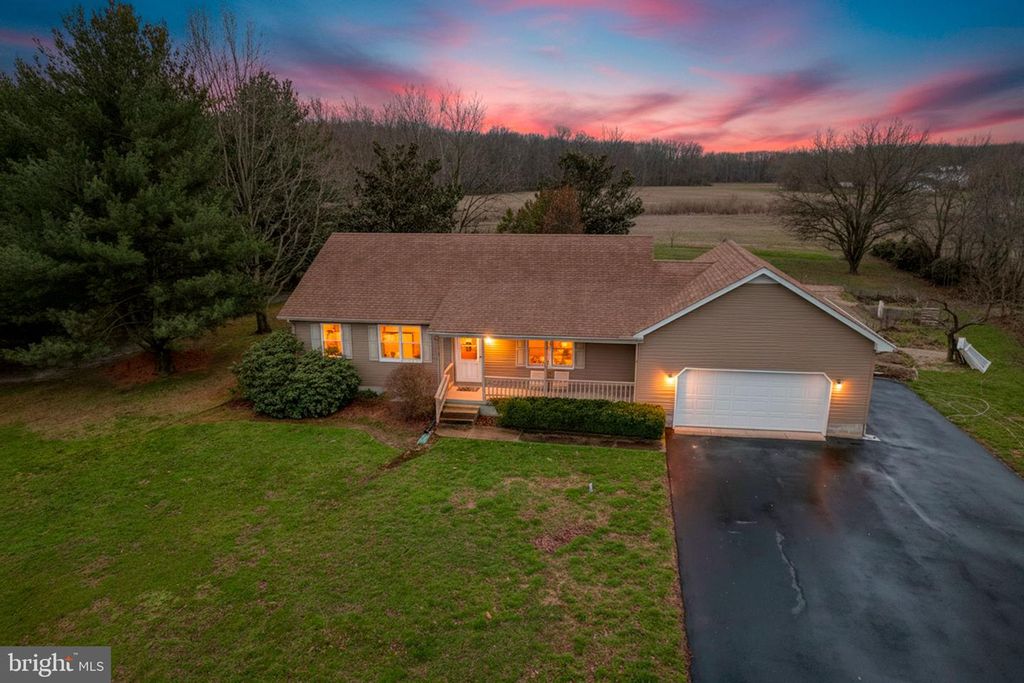 1916 HARTLY RD, Hartly, DE 19953