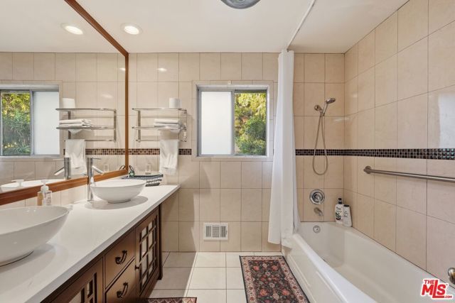 900 Gainsborough Drive, Pasadena, CA 91107