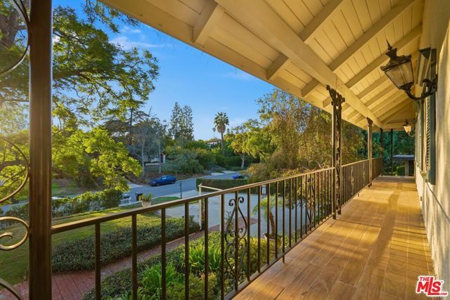 900 Gainsborough Drive, Pasadena, CA 91107