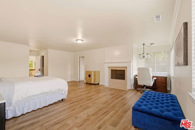 900 Gainsborough Drive, Pasadena, CA 91107