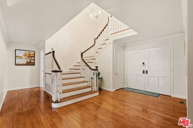 900 Gainsborough Drive, Pasadena, CA 91107