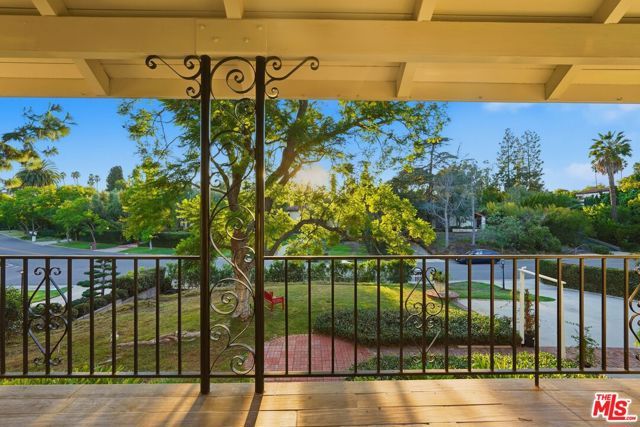 900 Gainsborough Drive, Pasadena, CA 91107