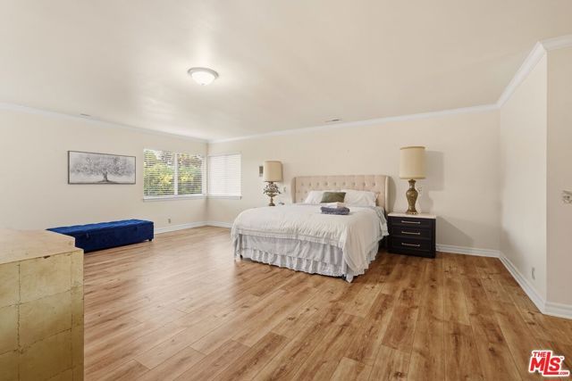 900 Gainsborough Drive, Pasadena, CA 91107
