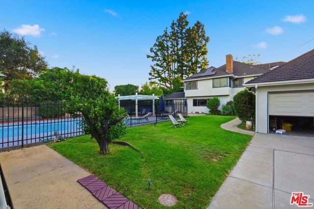 900 Gainsborough Drive, Pasadena, CA 91107