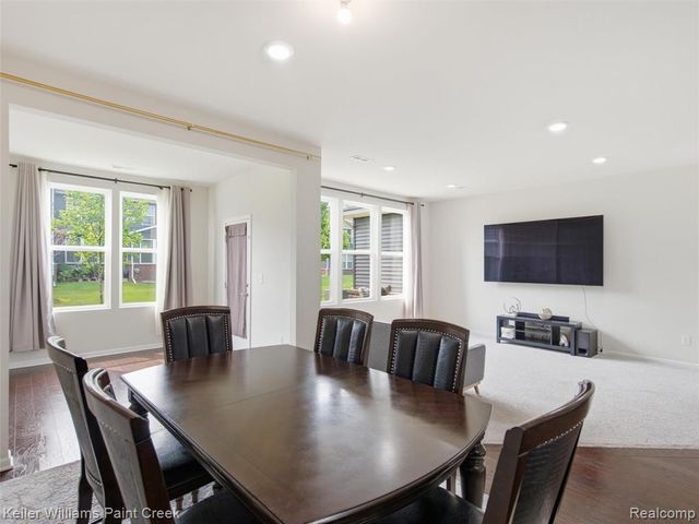 4782 Broomfield Way, Lake Orion, MI 48359
