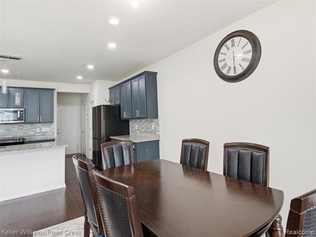 4782 Broomfield Way, Lake Orion, MI 48359