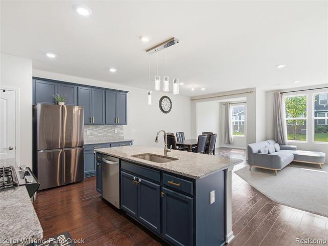 4782 Broomfield Way, Lake Orion, MI 48359