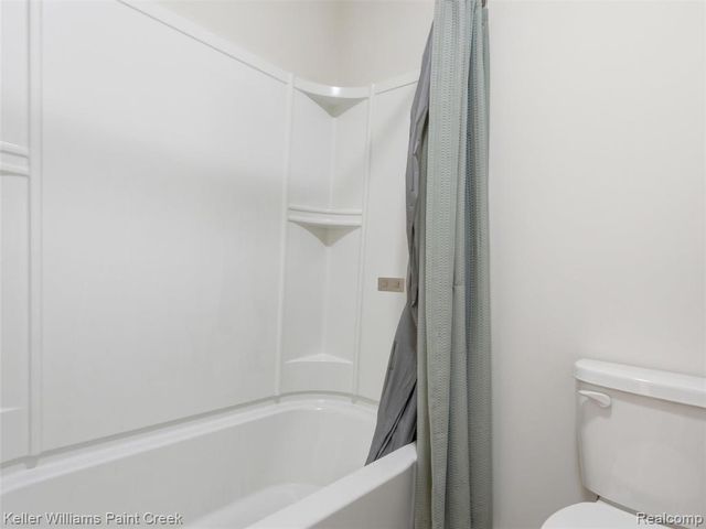 4782 Broomfield Way, Lake Orion, MI 48359