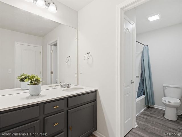 4782 Broomfield Way, Lake Orion, MI 48359
