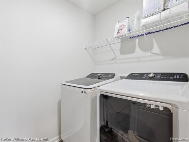 4782 Broomfield Way, Lake Orion, MI 48359