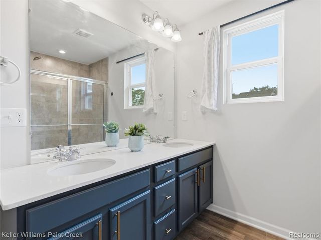 4782 Broomfield Way, Lake Orion, MI 48359