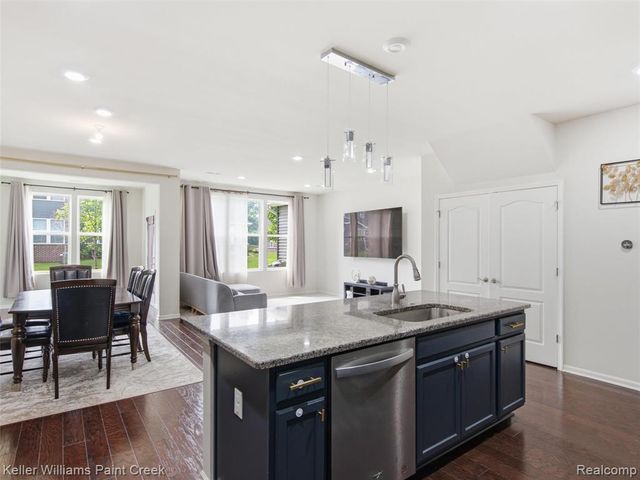 4782 Broomfield Way, Lake Orion, MI 48359