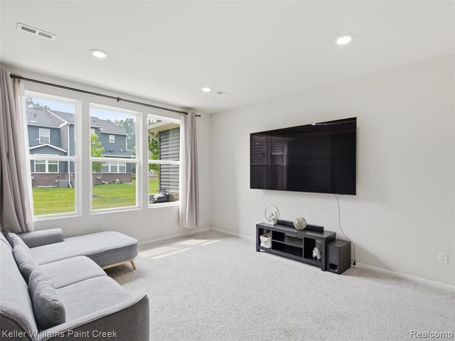 4782 Broomfield Way, Lake Orion, MI 48359