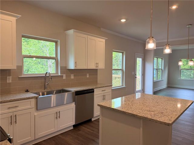 484 Magnolia Grove Place, Cornelia, GA 30531