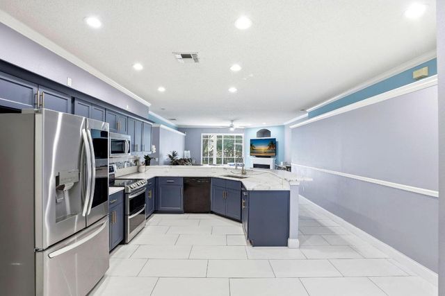 2424 Stone Cross Circle, Orlando, FL 32828