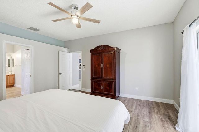 2424 Stone Cross Circle, Orlando, FL 32828