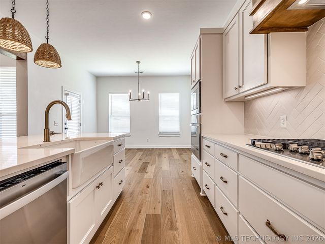 16204 S 89th East Avenue, Bixby, OK 74008