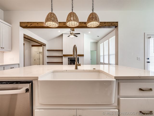 16204 S 89th East Avenue, Bixby, OK 74008