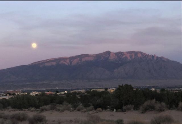 5225 Chopin Road NE, Rio Rancho, NM 87144