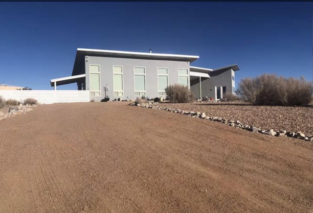 5225 Chopin Road NE, Rio Rancho, NM 87144