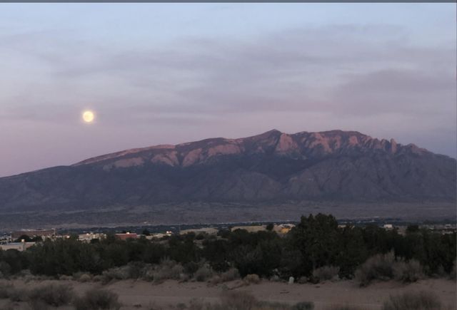 5225 Chopin Road NE, Rio Rancho, NM 87144