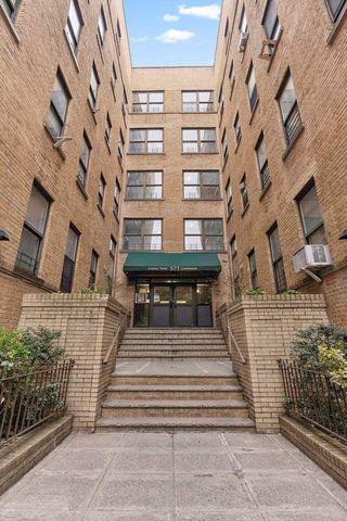 571 Academy St Apt 3B, New York City, NY 10034