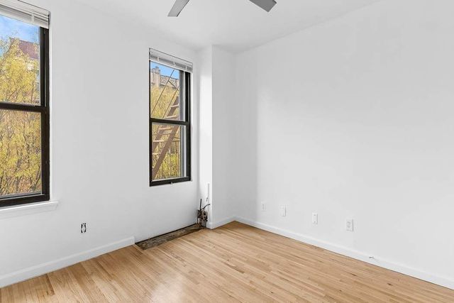 571 Academy St Apt 3B, New York City, NY 10034