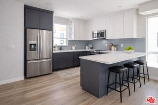 6702 Balboa Boulevard 1, Van Nuys (los Angeles), CA 91406