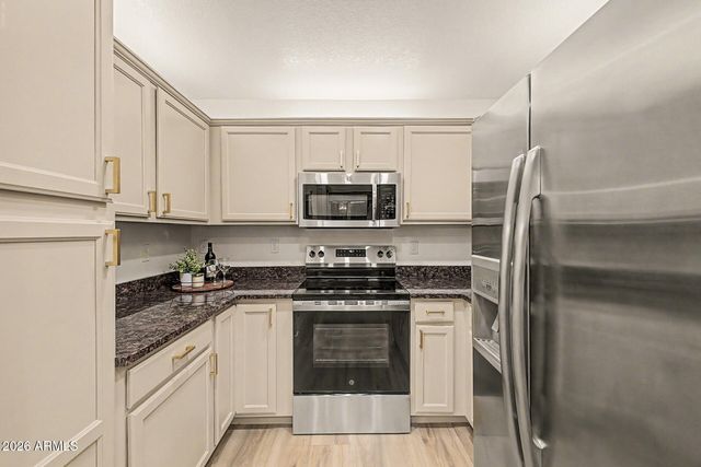 19420 N 83RD Drive, Peoria, AZ 85382