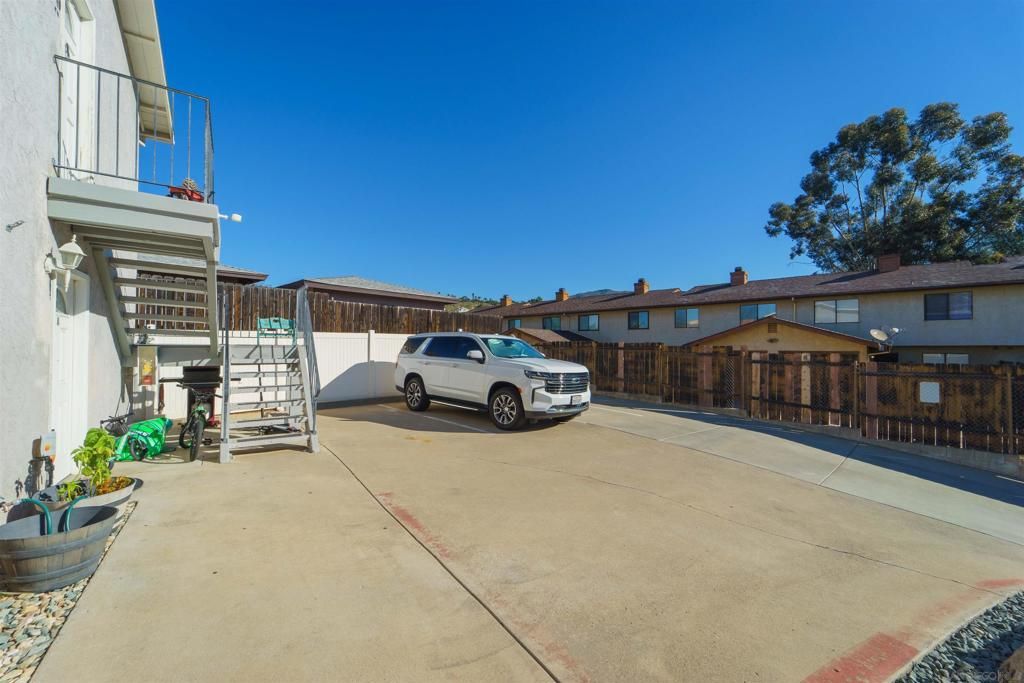 Image 7 of property listing at 1964 Arnold Way, Alpine, CA 91901