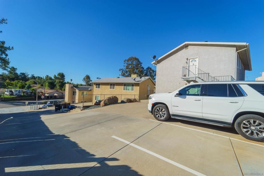 Image 8 of property listing at 1964 Arnold Way, Alpine, CA 91901