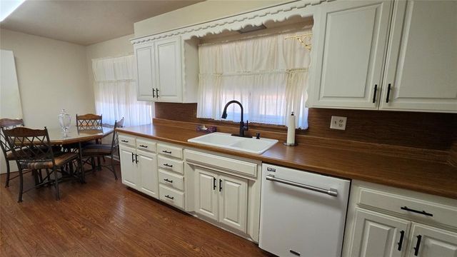 2800 N Dornick Drive, Forest Park, OK 73121
