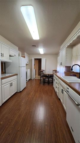 2800 N Dornick Drive, Forest Park, OK 73121