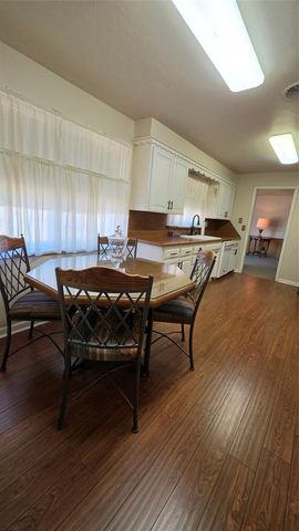2800 N Dornick Drive, Forest Park, OK 73121