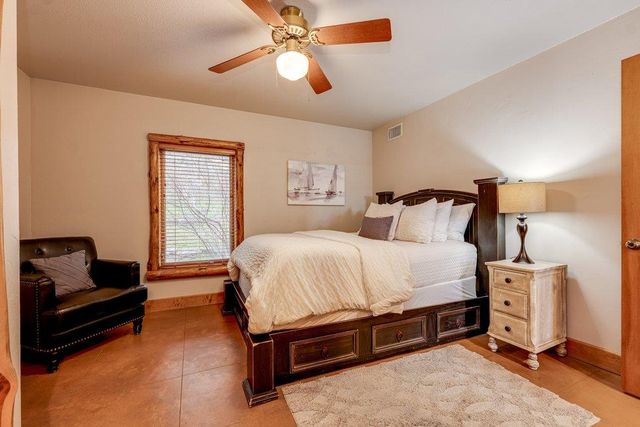 21008 W Lakeshore DR, Spicewood, TX 78669