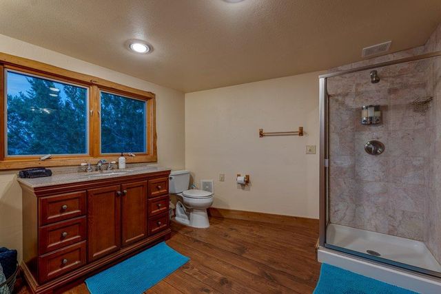 21008 W Lakeshore DR, Spicewood, TX 78669