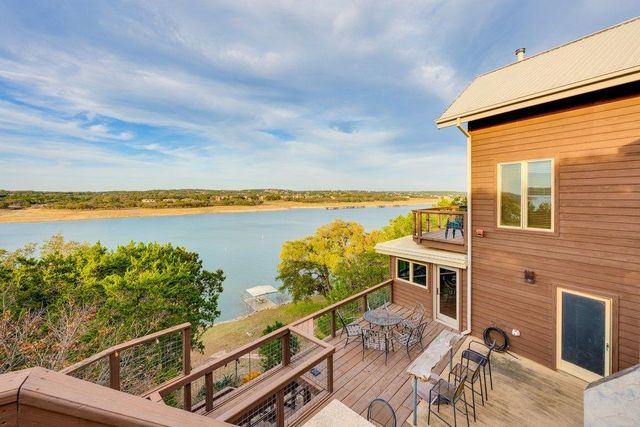 21008 W Lakeshore DR, Spicewood, TX 78669